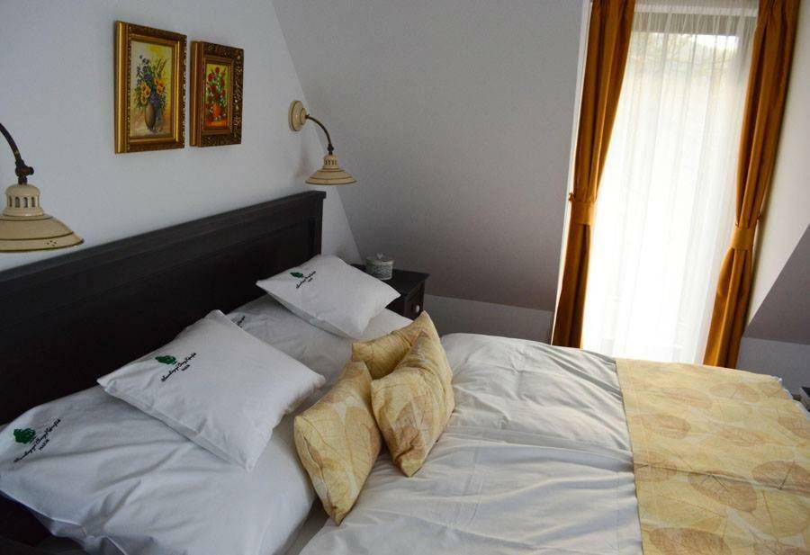 Somhegyi Oereg Harsfak Major Vendeghaz Bed & Breakfast Bakonybél Exterior foto